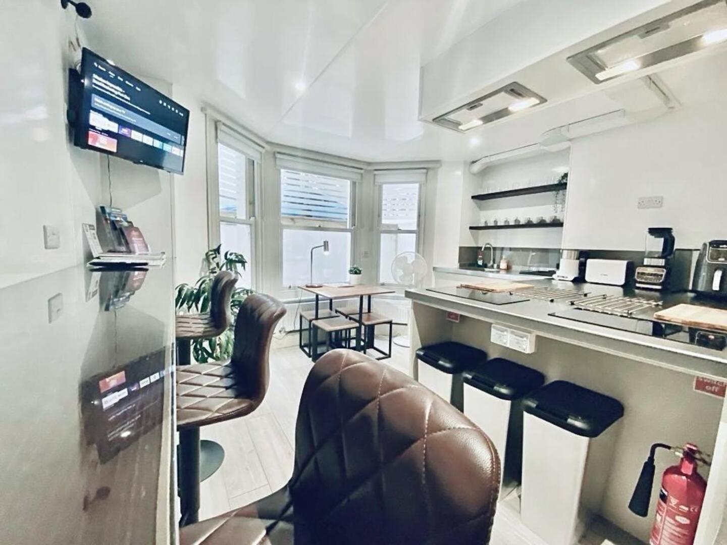 Apt 03 Beachside Beauty Central Studio Steps From Cafes Hove Extérieur photo